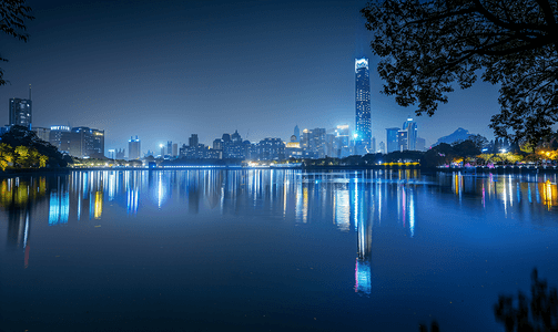 繁华城市夜景摄影照片_南京玄武湖天际线夜景