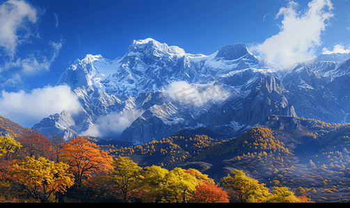 丽江塔城摄影照片_白天玉龙雪山蓝月谷自然风景