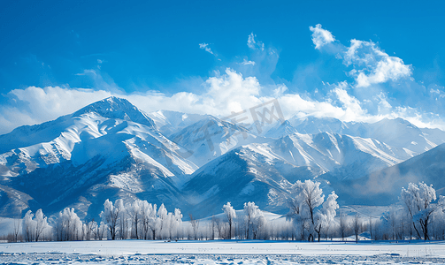 雪地雪山摄影照片_新疆雪山风光
