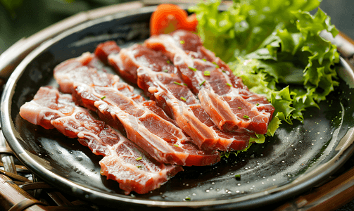 肥肉肉夹馍摄影照片_腊肉年味