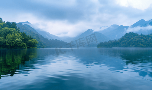 滇池湖泊水面