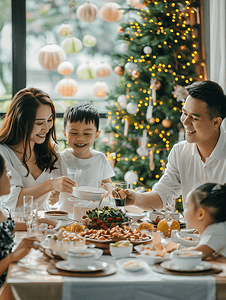 吃火锅摄影照片_亚洲人幸福东方家庭过年吃年夜饭