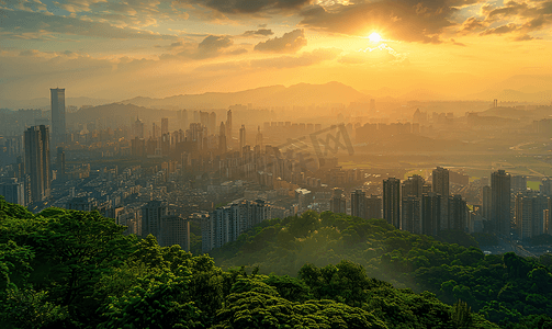 城市小区背景摄影照片_城市夕阳梧桐山