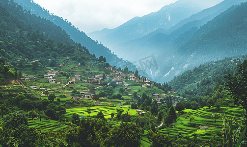 风景摄影照片_山村旅游中午山沟绿色旅游摄影图