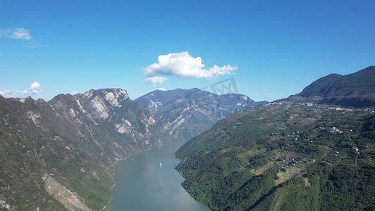 长江摄影照片_长江三峡巫峡长江航道自然风光航拍