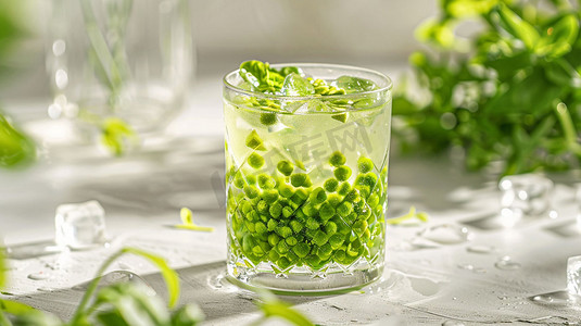 绿豆水冰块立体描绘摄影照片