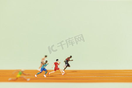 运动会摄影照片_百米竞赛微缩创意海报