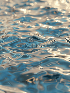 水面上微光粼粼水纹波动的背景