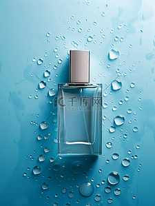 名牌香水背景图片_浅蓝色水珠摆放香水的背景