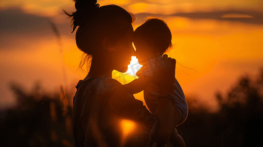 妈妈剪影摄影照片_夕阳中妈妈抱着婴儿摄影3