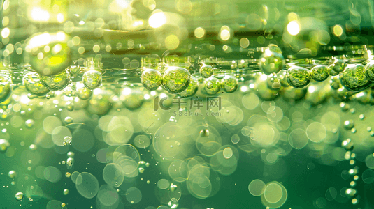 绿色水简约背景图片_绿色水里气泡透亮的背景