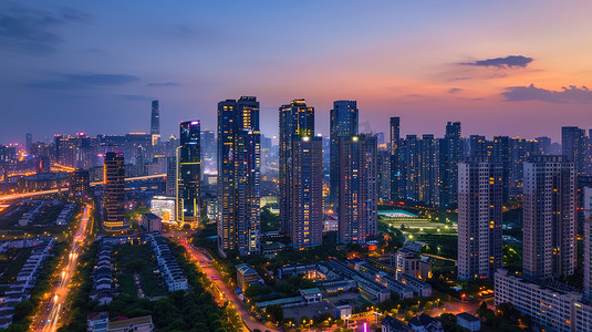 俯瞰繁荣的城市夜景图片