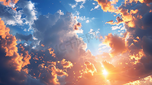 阳光云朵摄影照片_明亮的夏日天空中的云和阳光图片