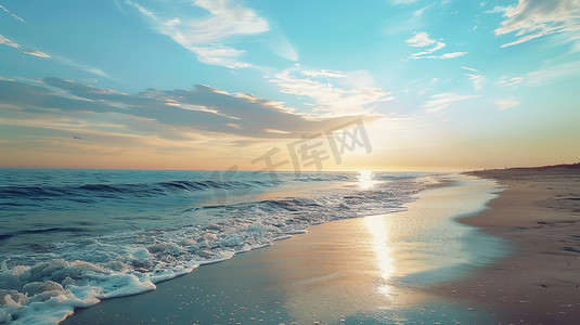 阳光海浪沙滩摄影照片_夏天海边沙滩的摄影摄影配图