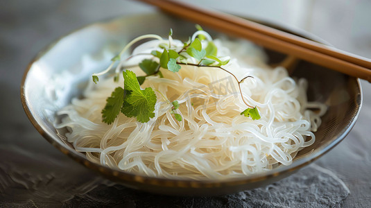 面条筷子碗食物摄影照片