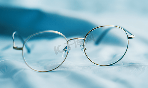 医疗光学治疗的矫正眼镜
