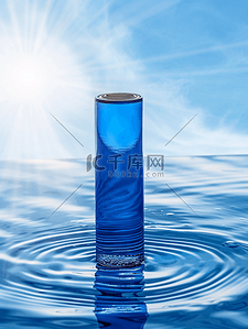 蓝色爽肤水背景图片_蓝色瓶装爽肤水水波纹场景拍摄的背景