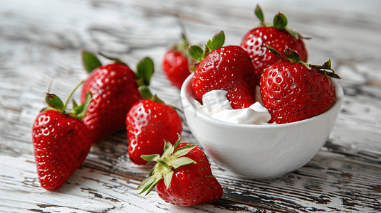 新鲜的草莓摄影照片_新鲜的草莓和奶油7