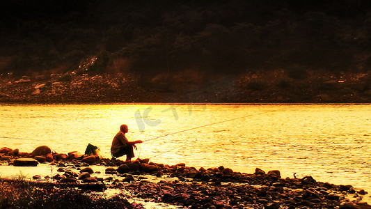 四川绵阳三台南河晨光下的静谧钓鱼时光