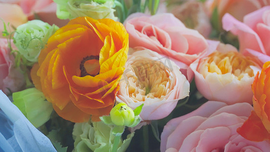 名片模板下载摄影照片_实拍文艺窗台鲜花花朵玫瑰花模板