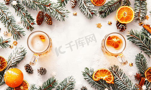 橙子页摄影照片_圣诞水彩边框配啤酒和干橙子