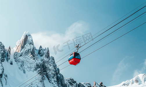 勃朗峰摄影照片_法国上萨瓦省夏慕尼勃朗峰雪山缆车
