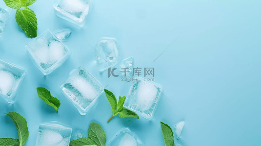清新夏日凉爽透明冰块和薄荷叶背景图片