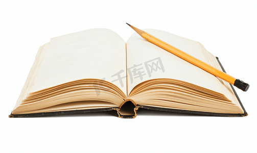 重阳节封面摄影照片_白色背景下孤立的空白本打开的书和一支铅笔