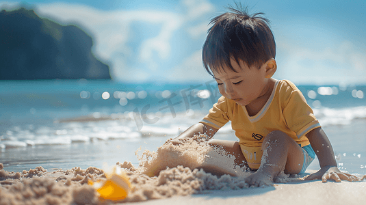 沙滩捡贝壳摄影照片_海边玩沙子捡贝壳的儿童12