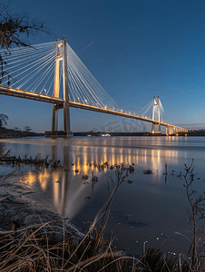 入职周年纪念摄影照片_佐治亚州萨凡纳河上的塔尔梅奇纪念桥