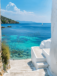 希腊岛屿的原始海湾景观有通向水面的混凝土台阶