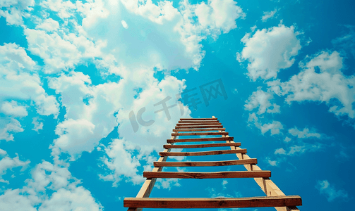 火爆促销摄影照片_梯子伸向蓝天和云彩成功之路的概念