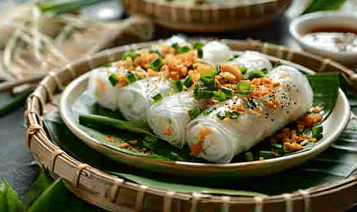亚洲新鲜春卷和葱配蟹肉青辣椒