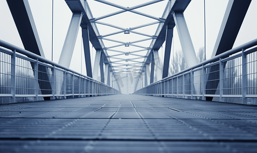 桥梁由钢梁制成人行天桥的建筑细节