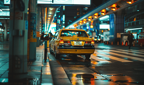 城市生活背景摄影照片_在公交车站搭乘出租车