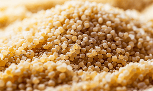 未煮过的摩洛哥蒸粗麦粉碎粒关闭