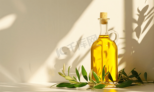 餐饮设计摄影照片_醋橄榄油和月桂树