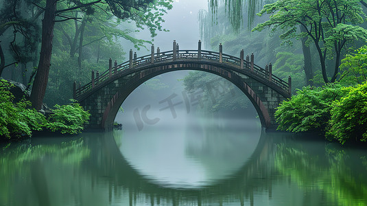 一座拱桥绿树成荫高清图片