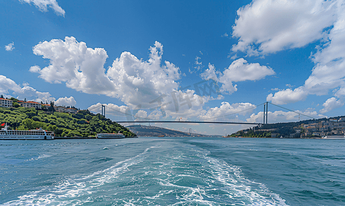 亚洲大陆摄影照片_博斯普鲁斯海峡大桥和奥塔科伊