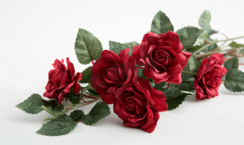 白色单红色塑料假玫瑰