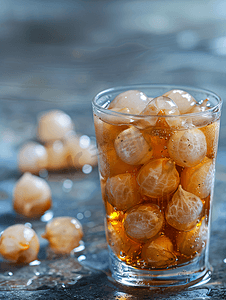 健康板栗摄影照片_泰国甜点荸荠加糖浆在玻璃杯中