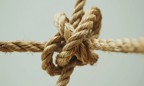 绳索绑在一起并交织在一起