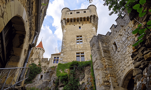 塞丹中世纪城堡的塔楼