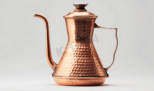 孤立的复古铜咖啡壶