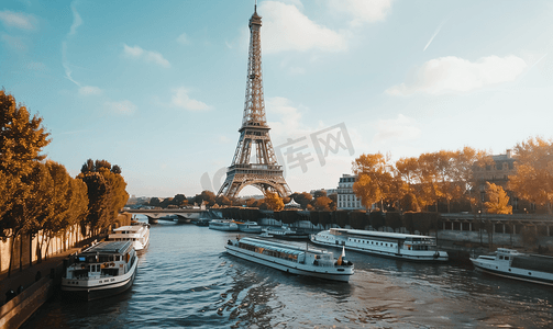 法国秋天摄影照片_法国巴黎塞纳河上的埃菲尔铁塔和船只