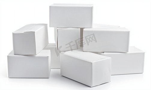 一套白色隔离的白色泡沫塑料盒
