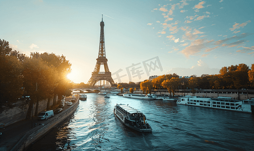 天空摄影照片_法国巴黎塞纳河上的埃菲尔铁塔和船只