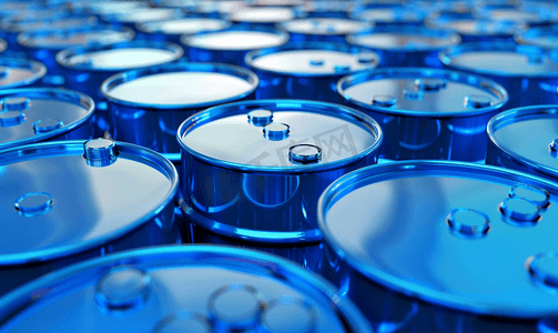 蓝色油桶或化学桶垂直堆叠