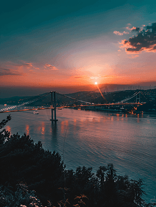 大吉大利天天吃鸡摄影照片_从卡姆利卡山看伊斯坦布尔博斯普鲁斯海峡大桥