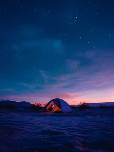 下加利福尼亚沙漠的夜间帐篷营地